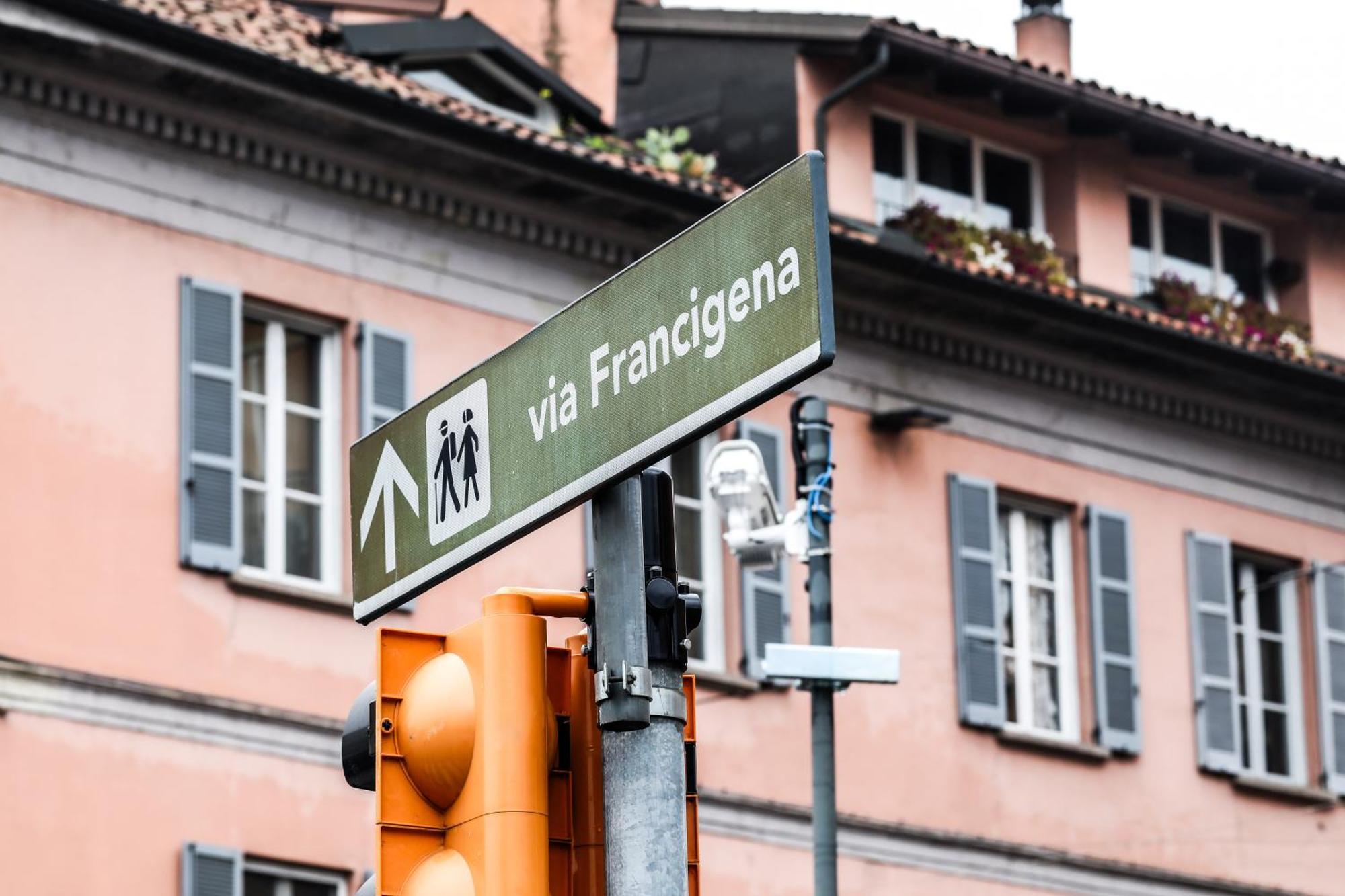 ANGOLO AL PONTE - Mini monolocale in pieno centro storico Pavia Esterno foto